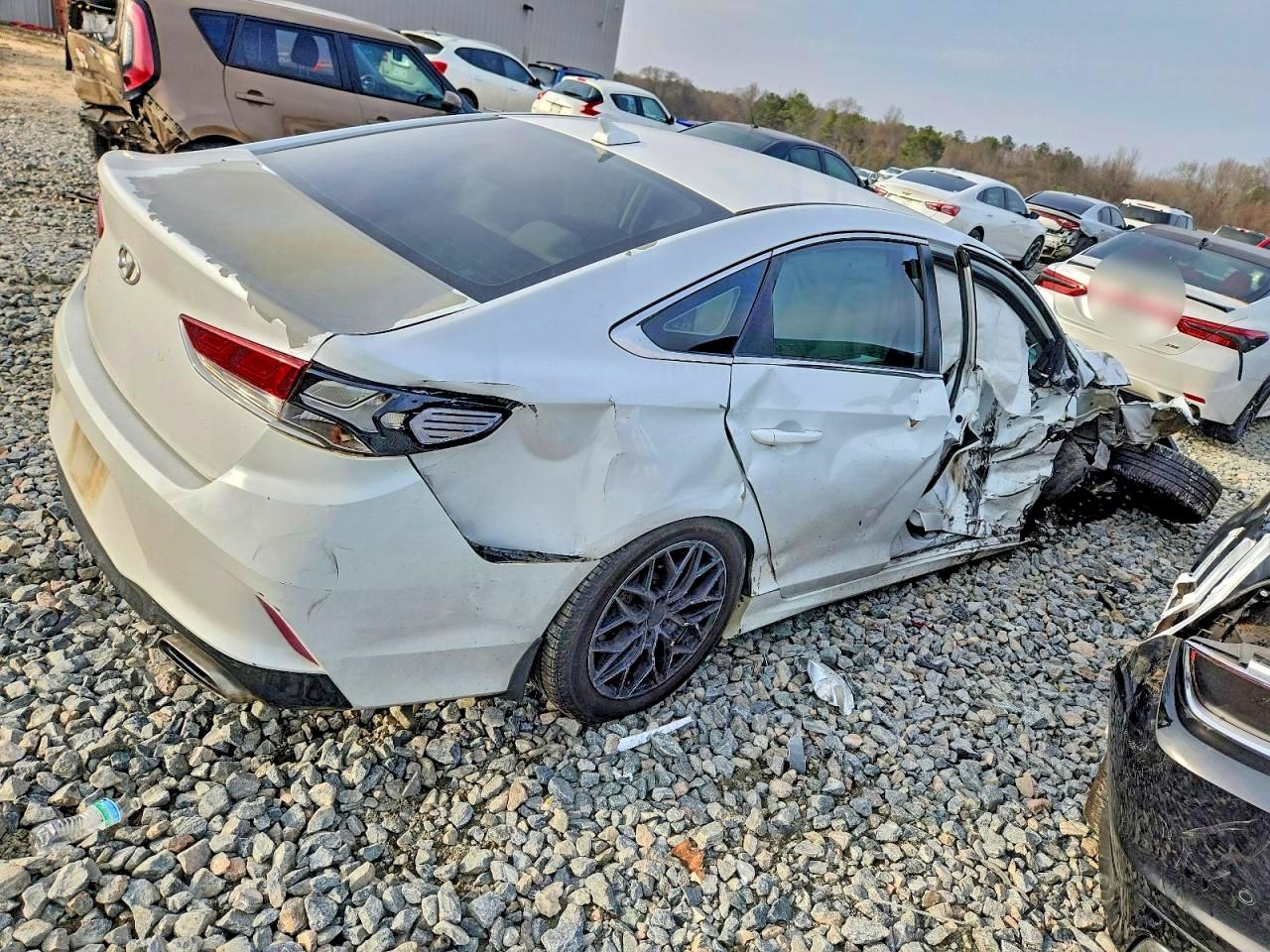 2018 HYUNDAI SONATA SE photo 3