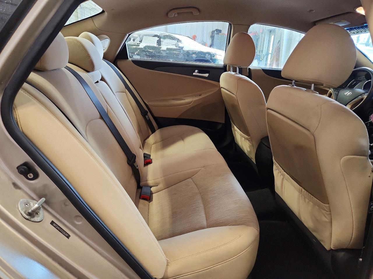2012 HYUNDAI SONATA GLS photo 10
