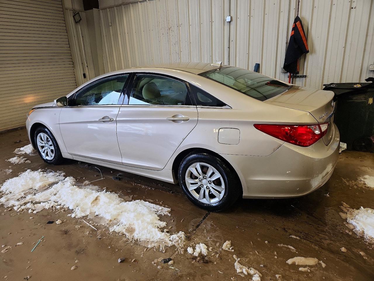 2012 HYUNDAI SONATA GLS photo 2