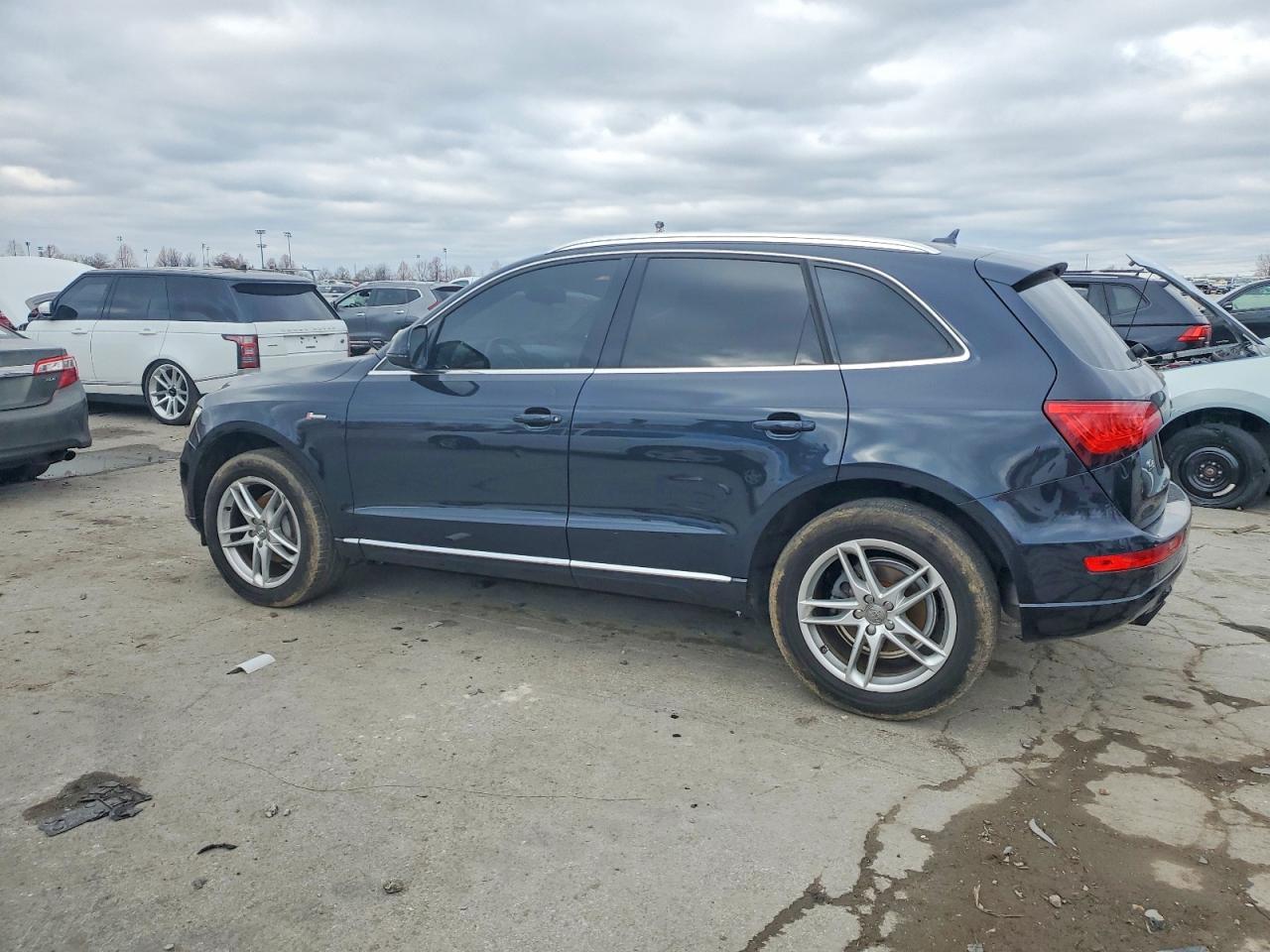 2013 AUDI Q5 PREMIUM PLUS photo 2