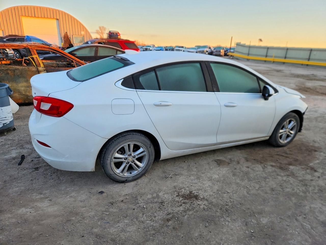 2016 CHEVROLET CRUZE LT photo 3