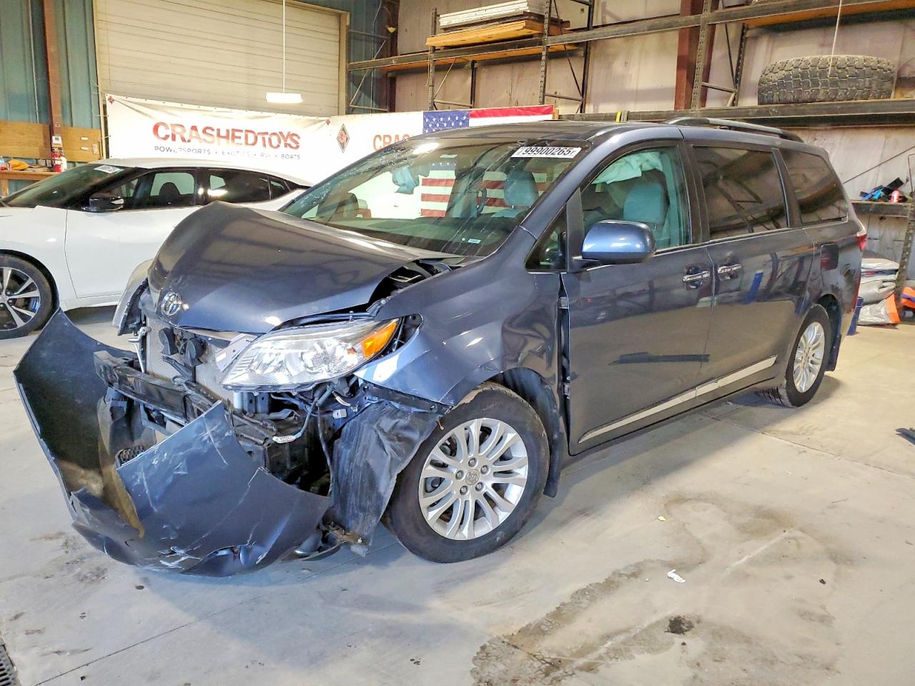 2016 TOYOTA SIENNA