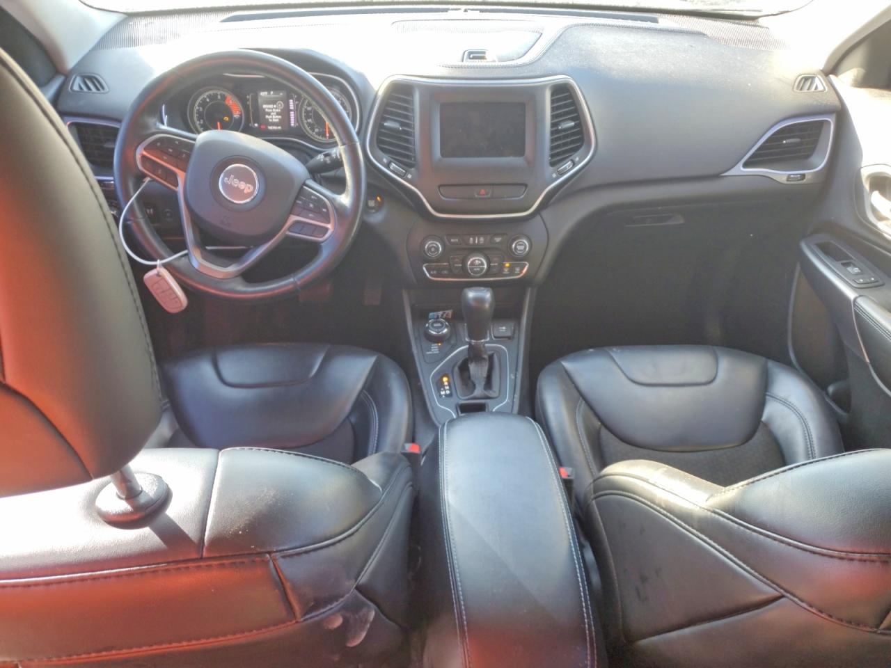 2019 JEEP CHEROKEE LATITUDE PLUS photo 8