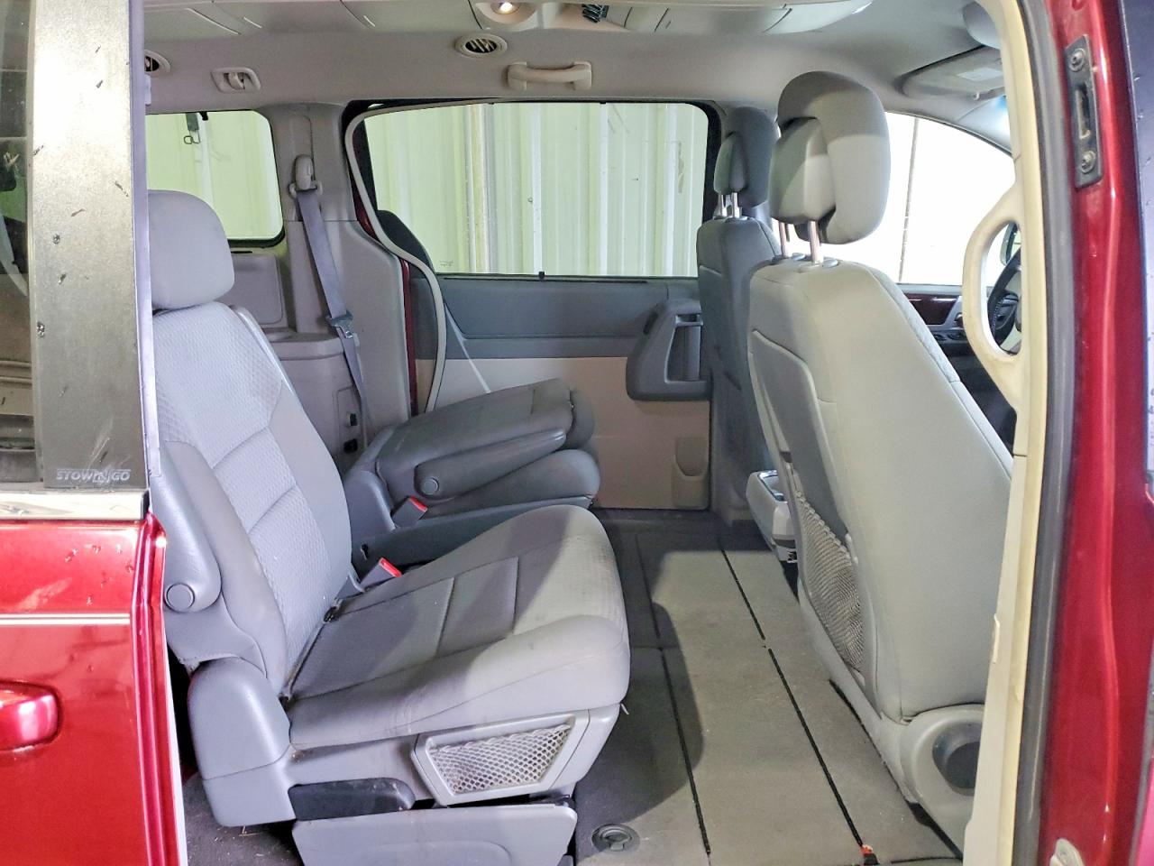 2010 CHRYSLER TOWN & COUNTRY TOURING photo 11