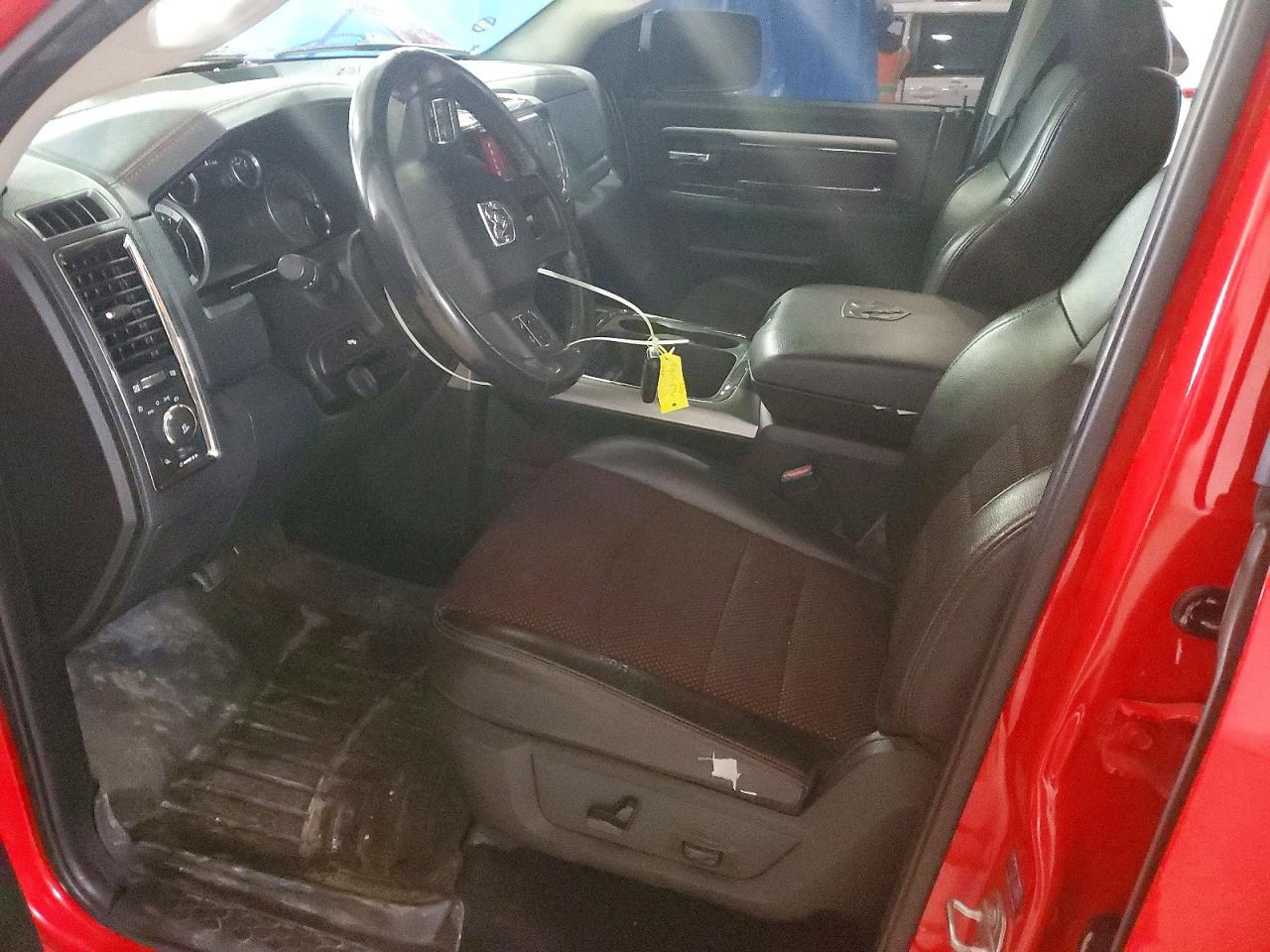 2016 RAM 1500 SPORT photo 7
