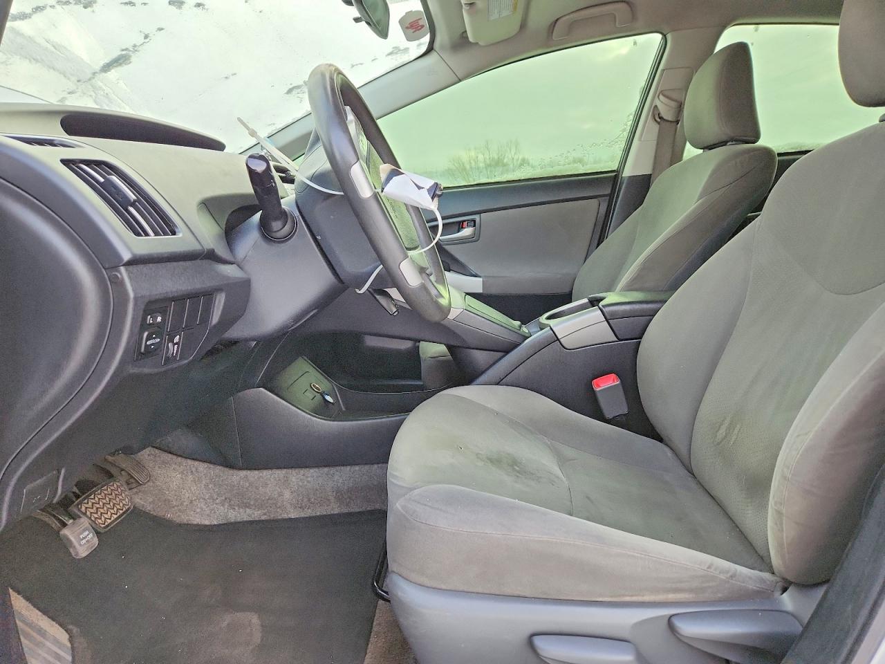 2013 TOYOTA PRIUS TWO photo 7