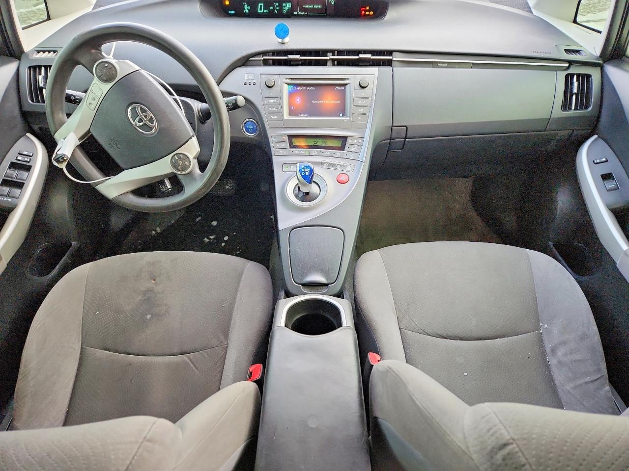 2013 TOYOTA PRIUS TWO photo 8