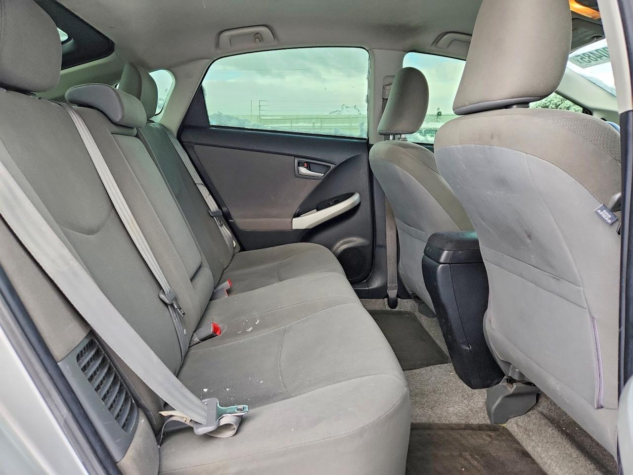 2013 TOYOTA PRIUS TWO photo 10