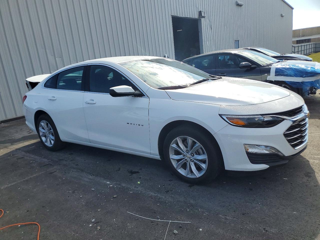 2025 CHEVROLET MALIBU LT photo 4