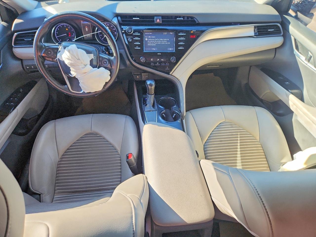2020 TOYOTA CAMRY SE photo 8
