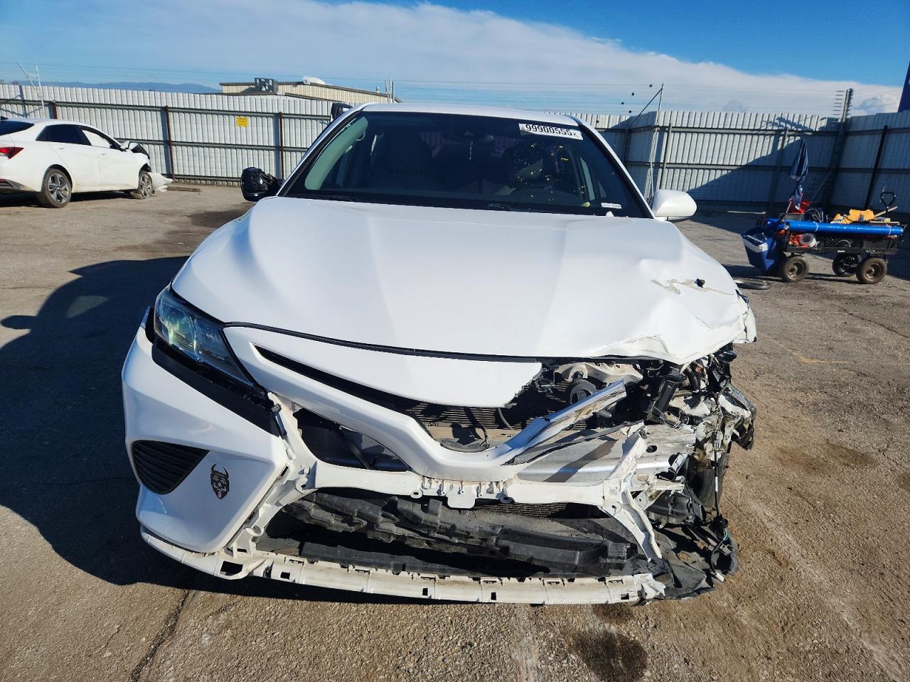 2020 TOYOTA CAMRY SE photo 5