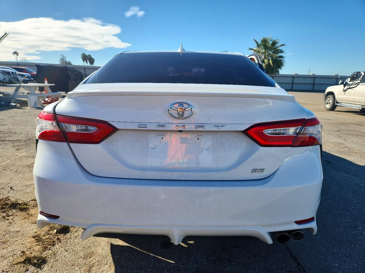 2020 TOYOTA CAMRY SE photo 6