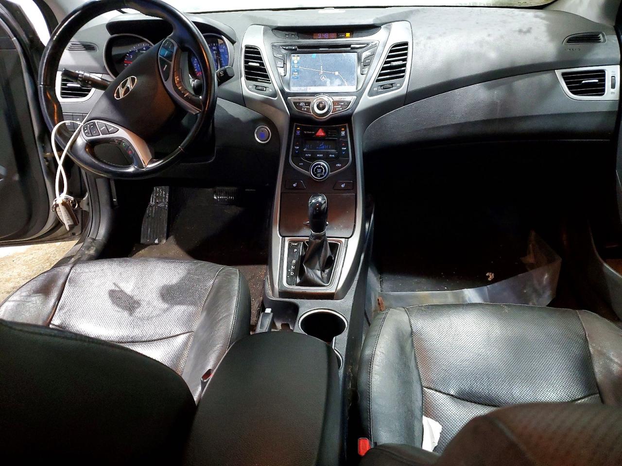 2016 HYUNDAI ELANTRA SE photo 8