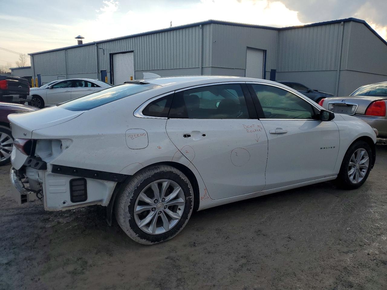 2022 CHEVROLET MALIBU LT photo 3
