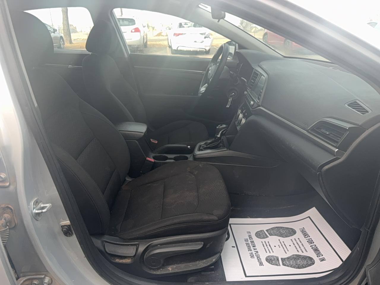 2019 HYUNDAI ELANTRA SEL photo 9