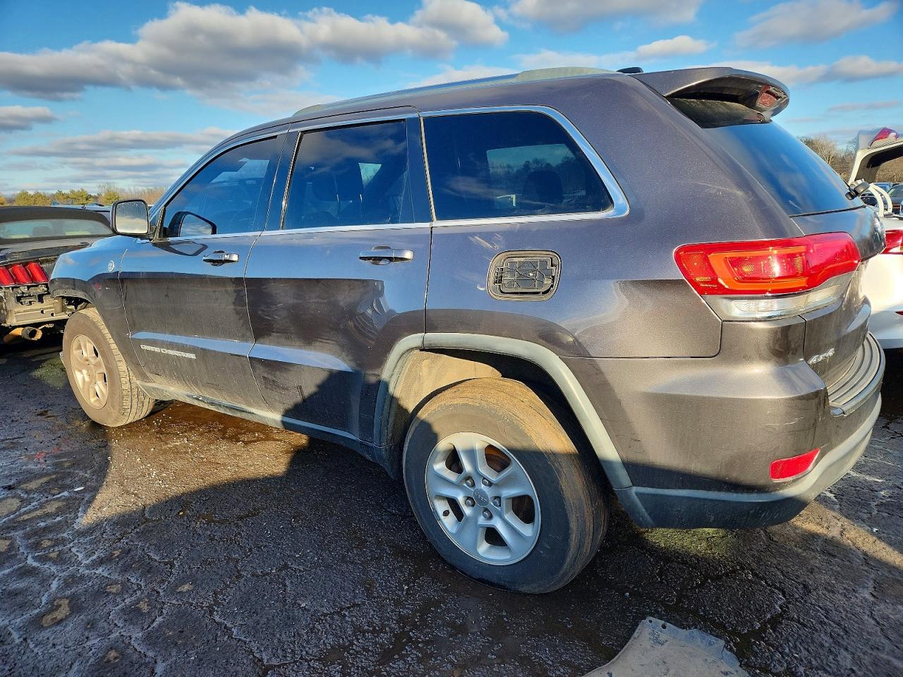 2014 JEEP GRAND CHEROKEE LAREDO photo 2