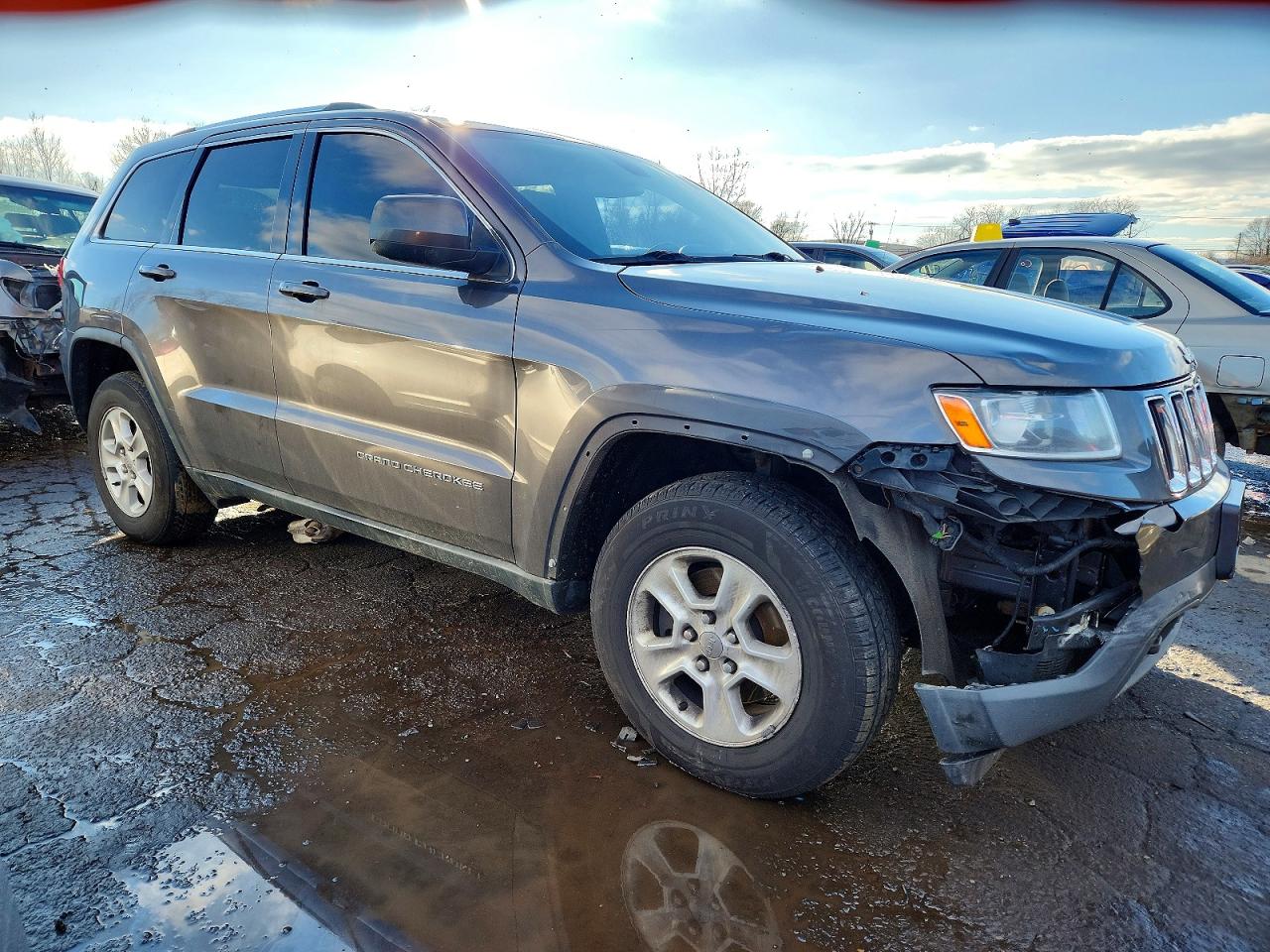 2014 JEEP GRAND CHEROKEE LAREDO photo 4