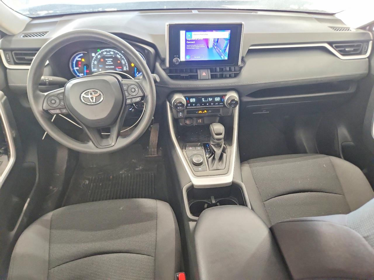 2024 TOYOTA RAV4 LE photo 8