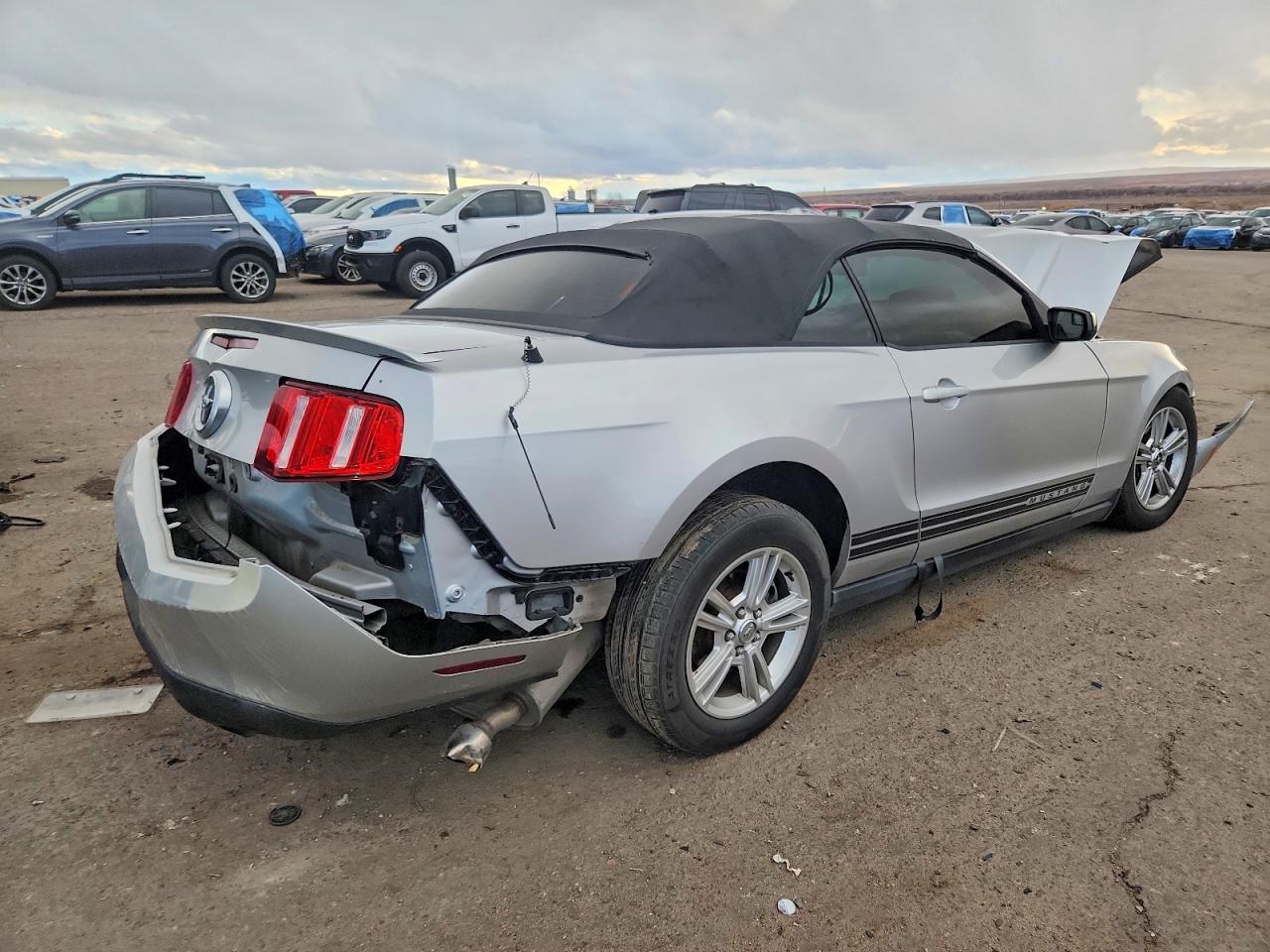 2012 FORD MUSTANG photo 3
