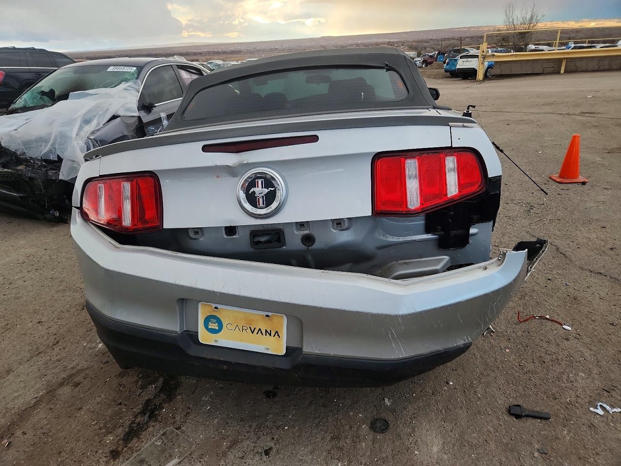 2012 FORD MUSTANG photo 6