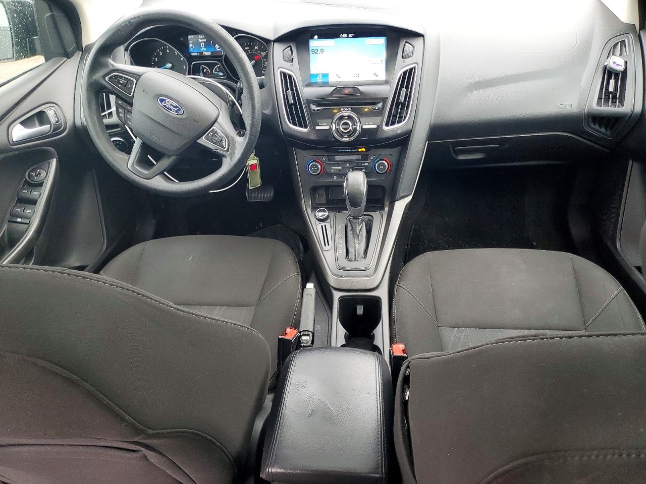 2017 FORD FOCUS SEL photo 8