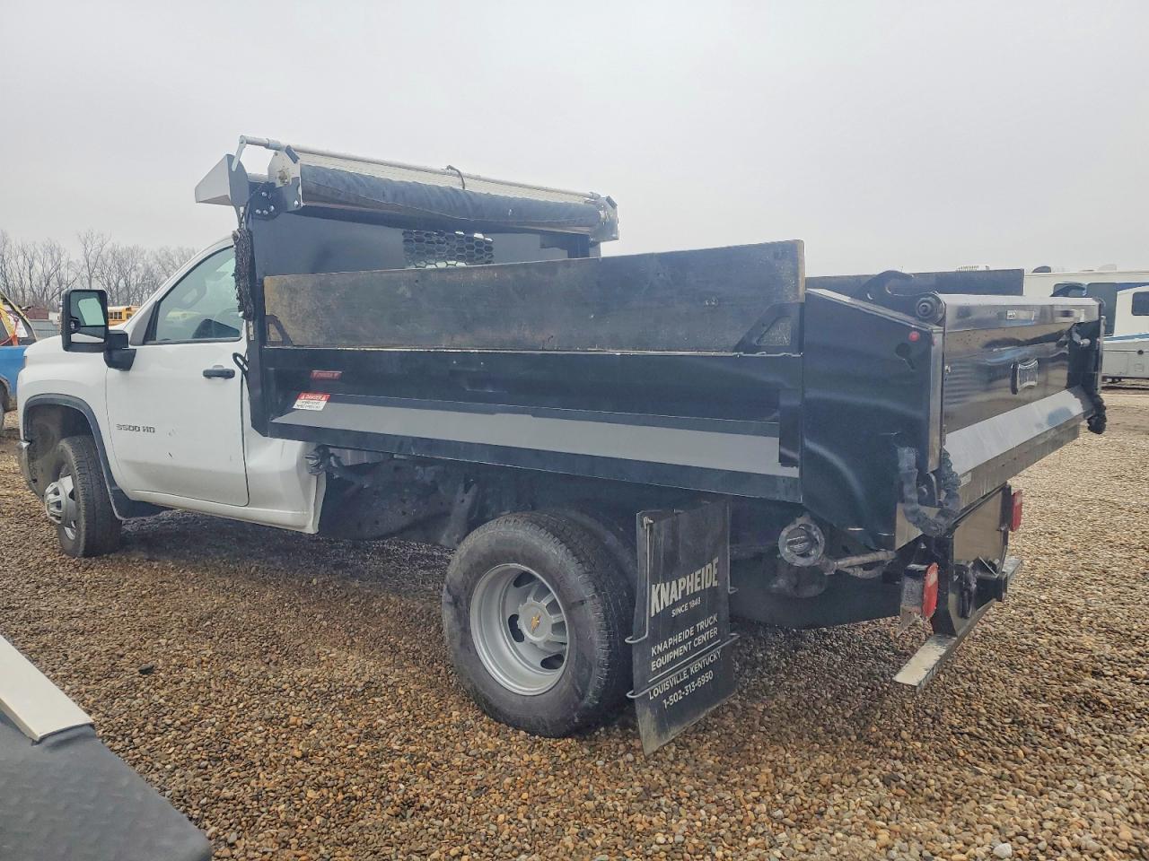 2024 CHEVROLET SILVERADO C3500 photo 4