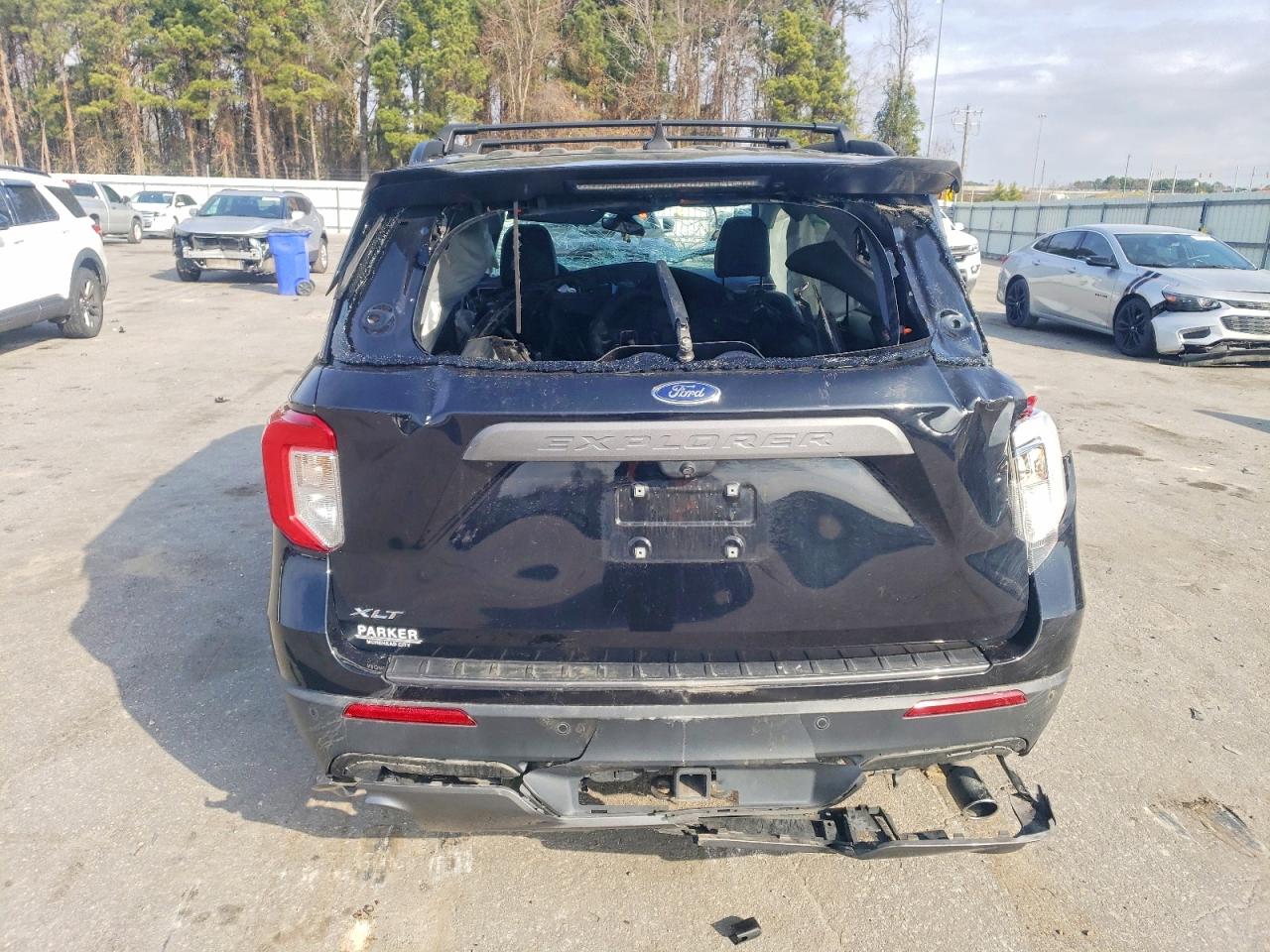 2021 FORD EXPLORER XLT photo 6