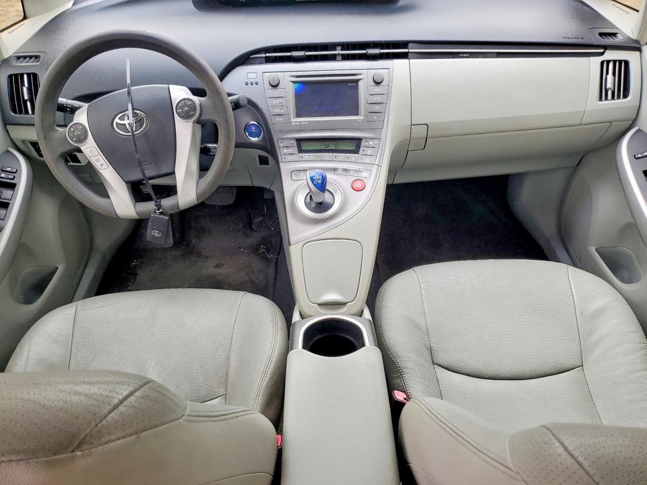 2012 TOYOTA PRIUS photo 8