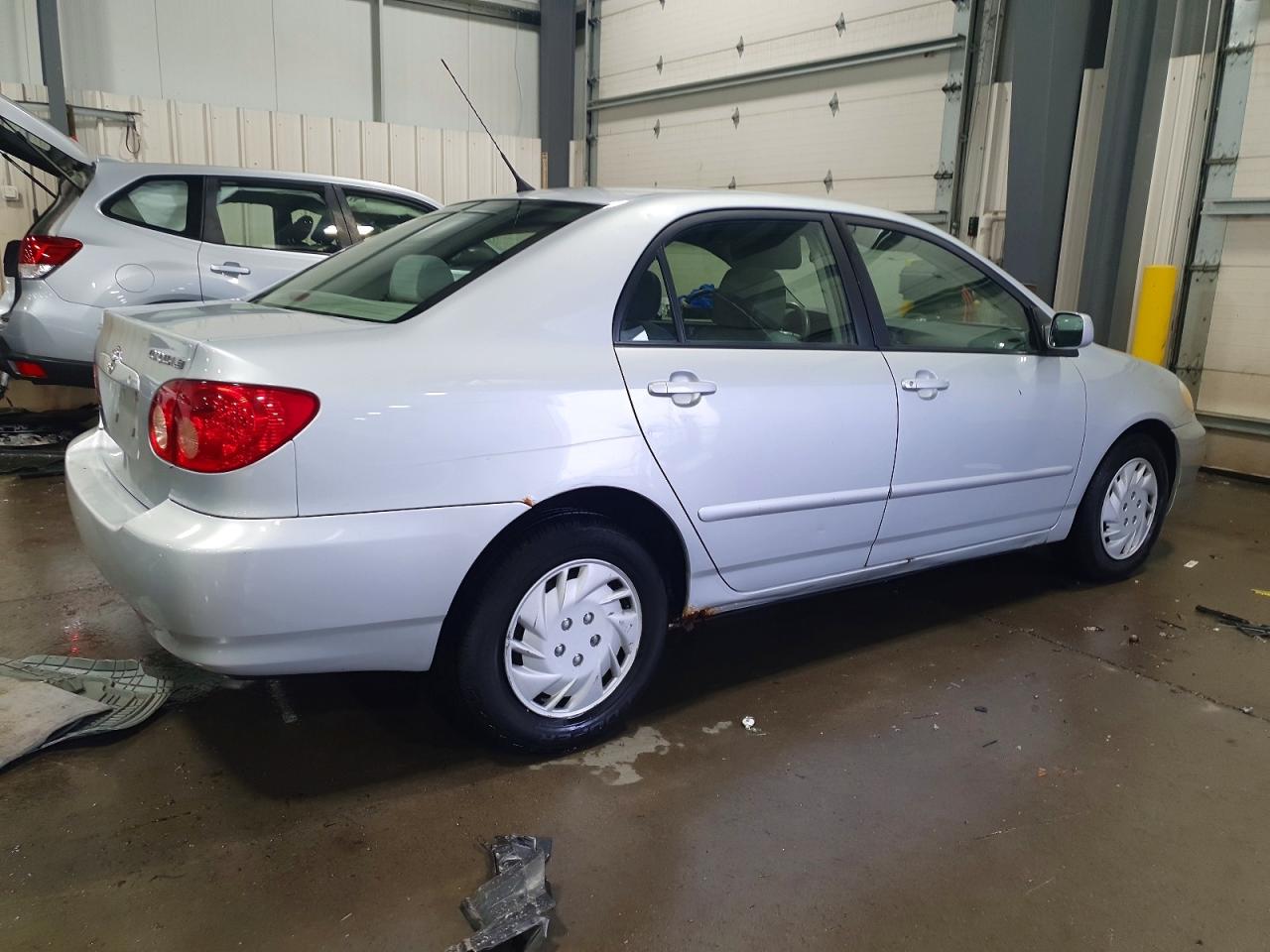 2005 TOYOTA COROLLA CE photo 3