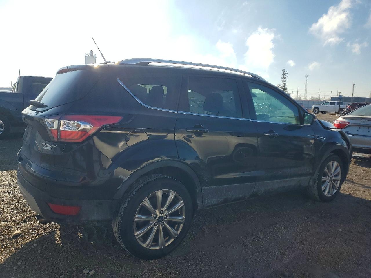 2017 FORD ESCAPE TITANIUM photo 3