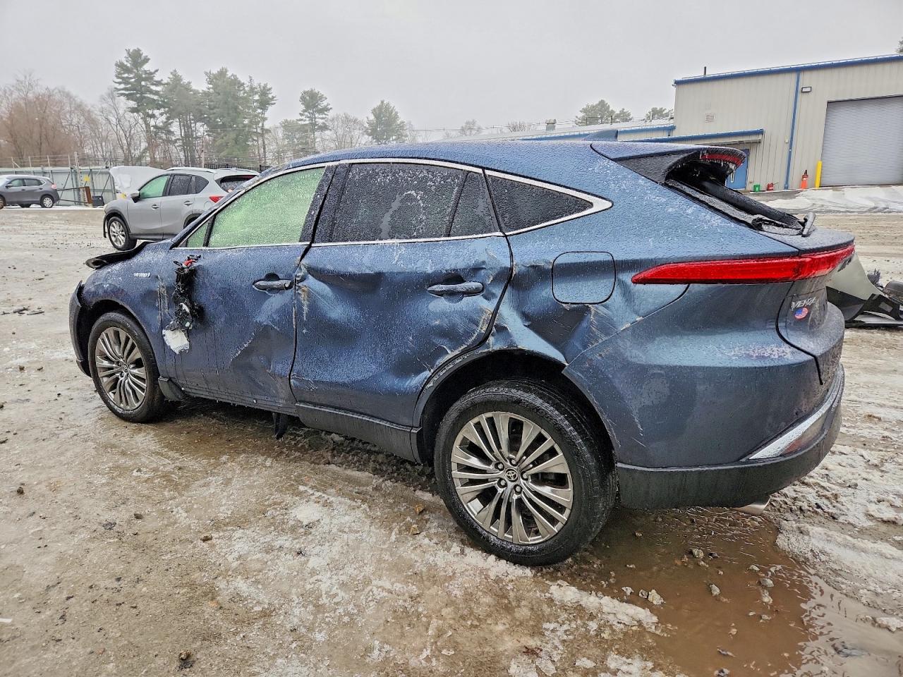 2021 TOYOTA VENZA photo 2