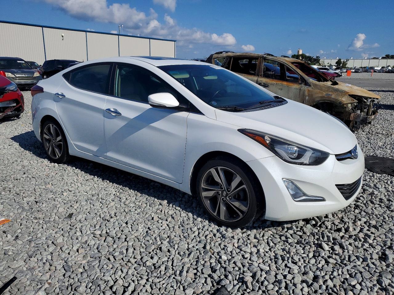 2015 HYUNDAI ELANTRA SE photo 4