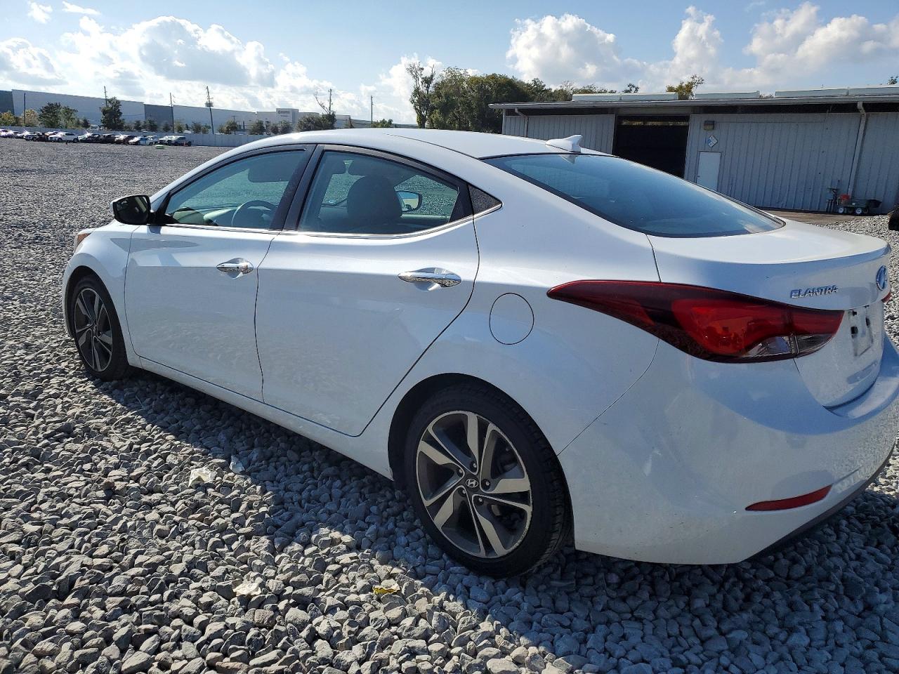 2015 HYUNDAI ELANTRA SE photo 2