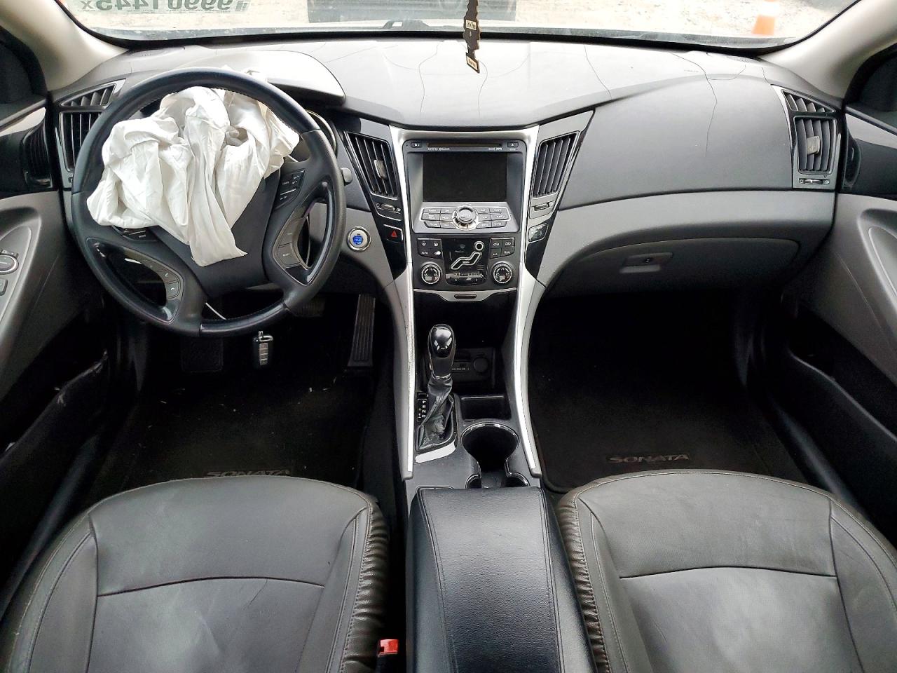 2011 HYUNDAI SONATA SE photo 8