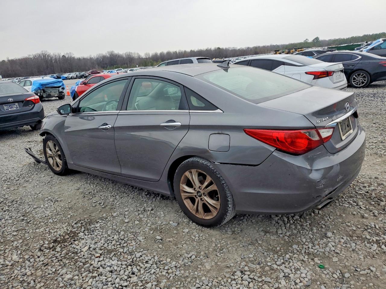 2011 HYUNDAI SONATA SE photo 2