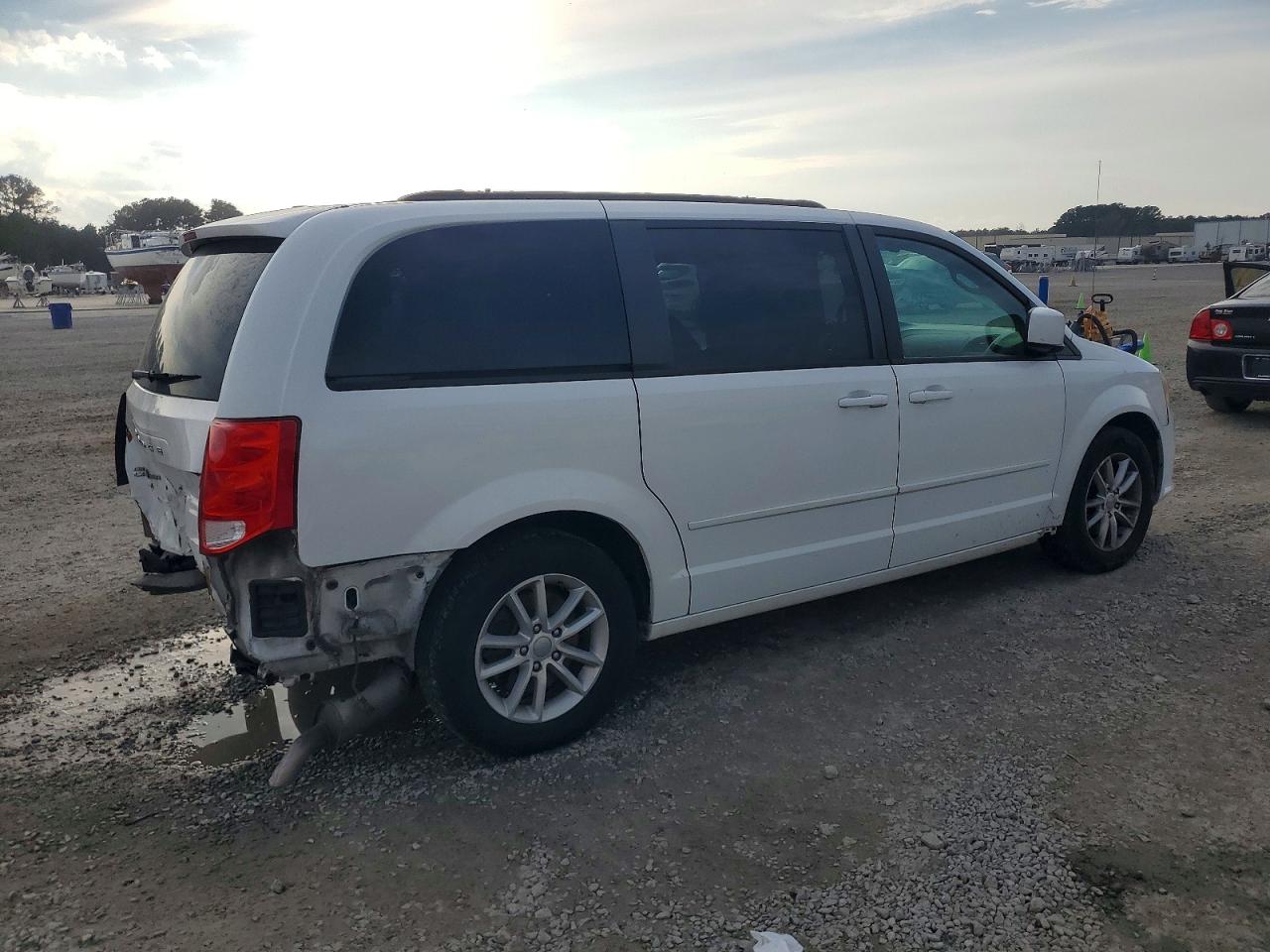2013 DODGE GRAND CARAVAN SXT photo 3