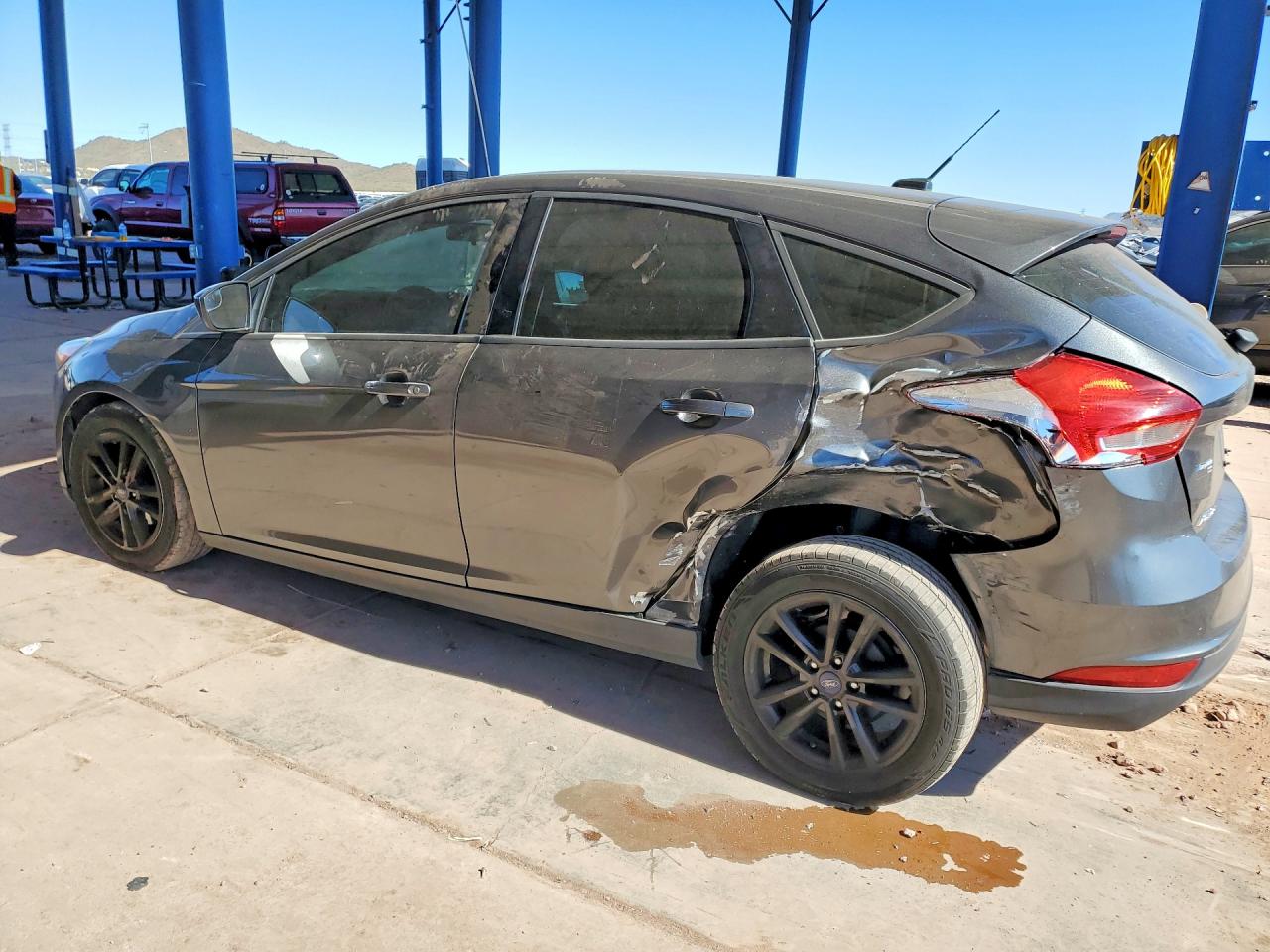 2018 FORD FOCUS SE photo 2