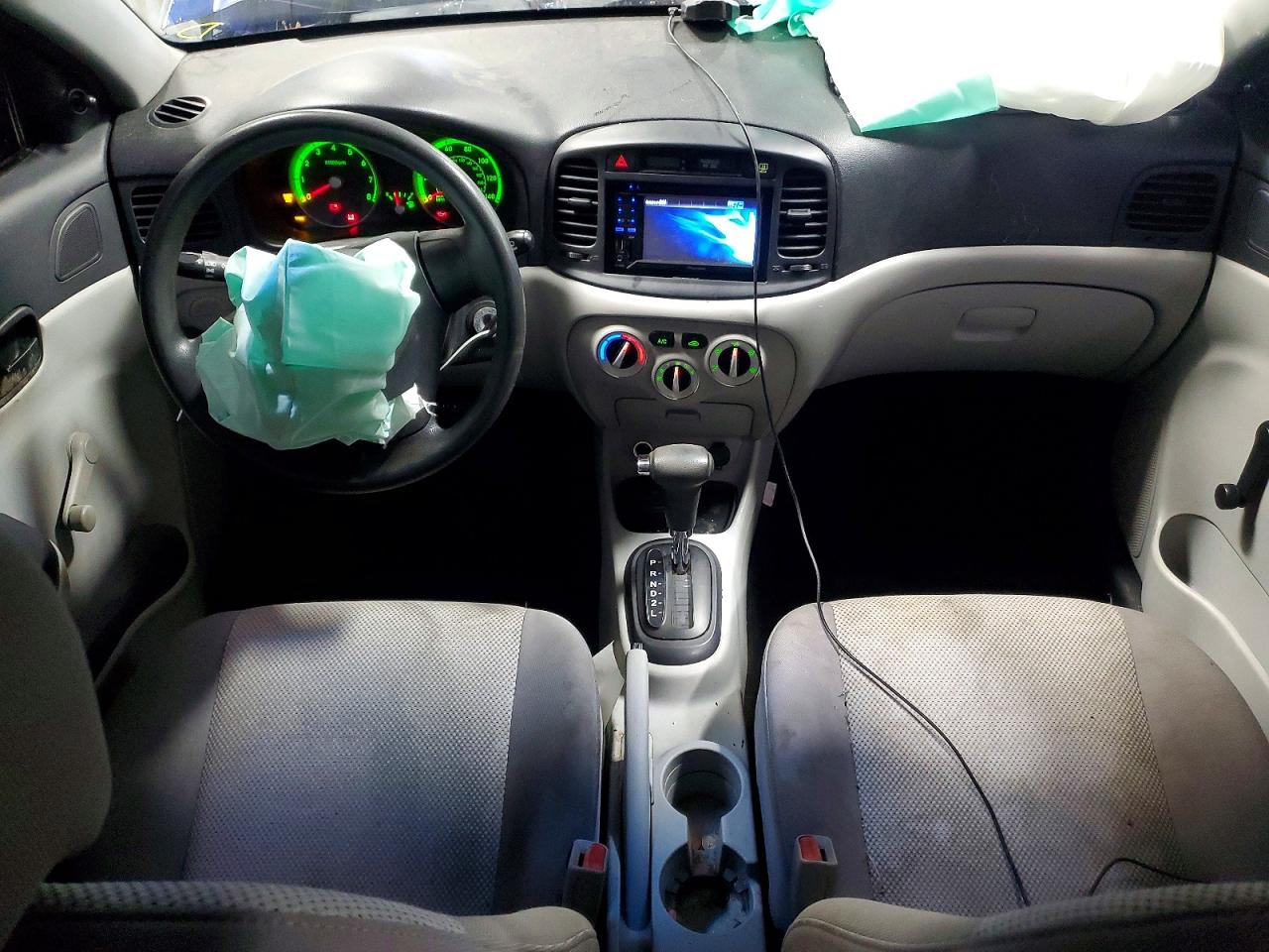 2009 HYUNDAI ACCENT GLS photo 8