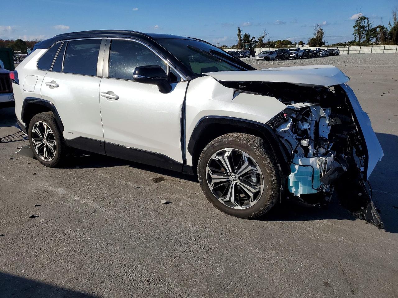 2025 TOYOTA RAV4 XSE photo 4