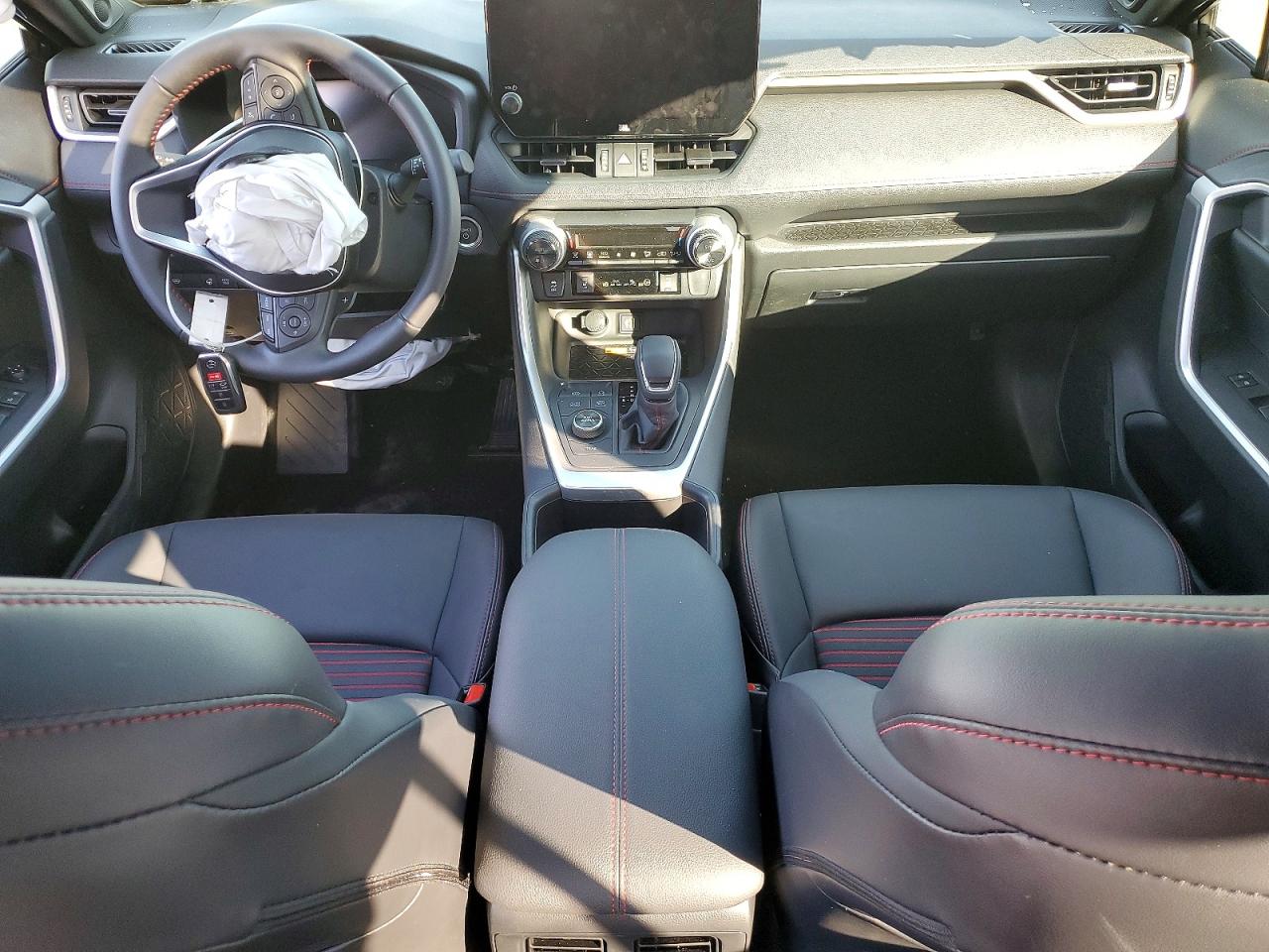 2025 TOYOTA RAV4 XSE photo 8