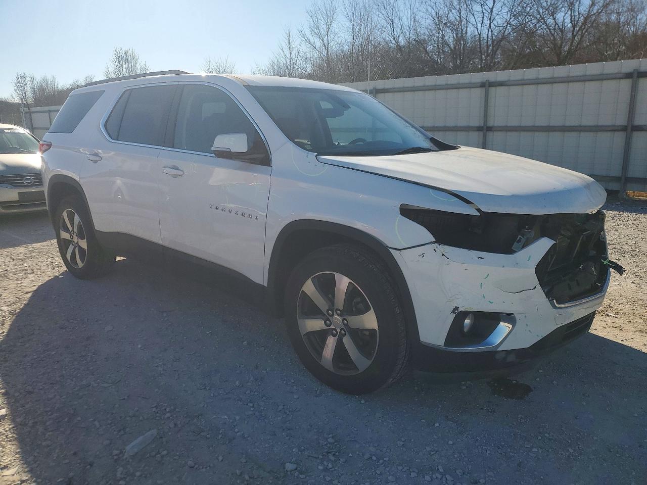2019 CHEVROLET TRAVERSE LT photo 4