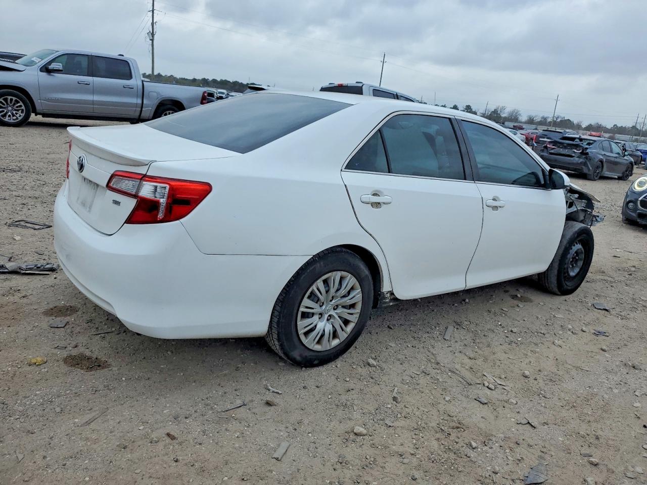 2013 TOYOTA CAMRY HYBRID photo 3