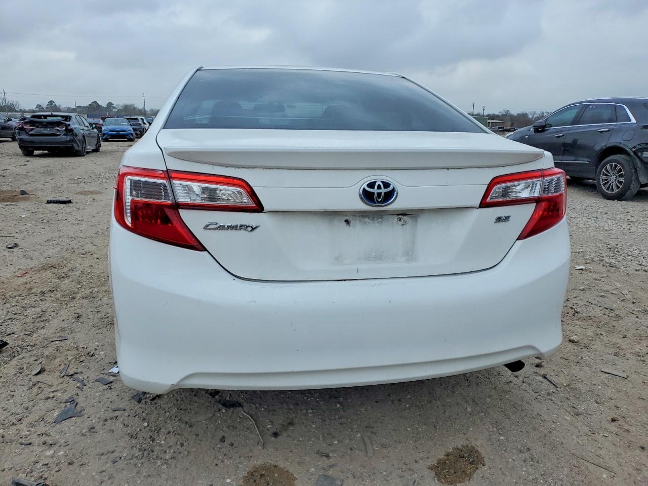 2013 TOYOTA CAMRY HYBRID photo 6