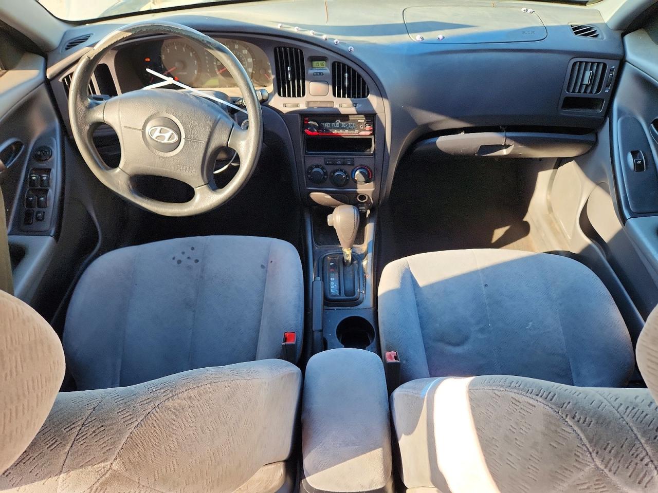 2004 HYUNDAI ELANTRA GLS photo 8