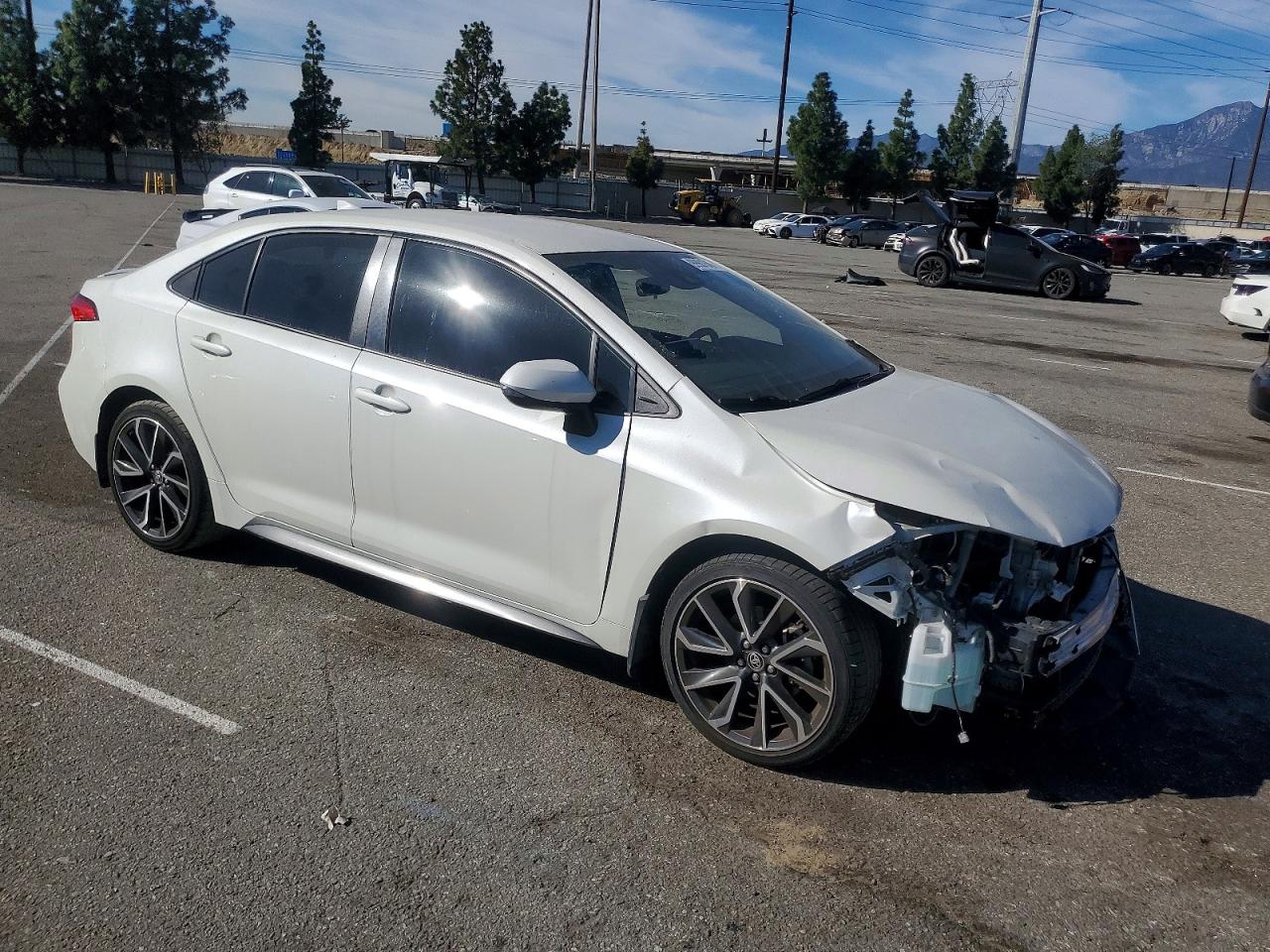 2020 TOYOTA COROLLA SE photo 4