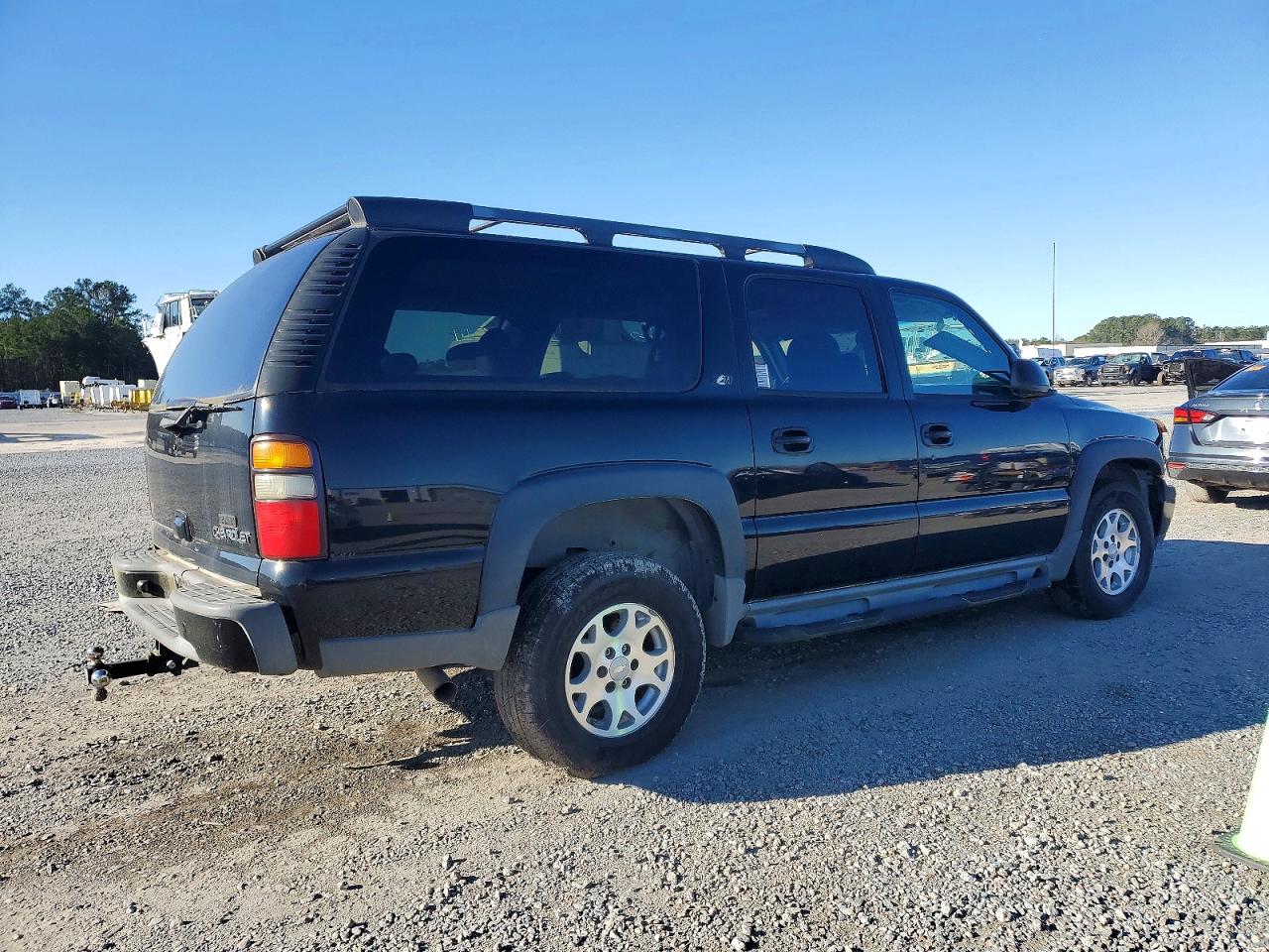 2004 CHEVROLET SUBURBAN K1500 photo 3