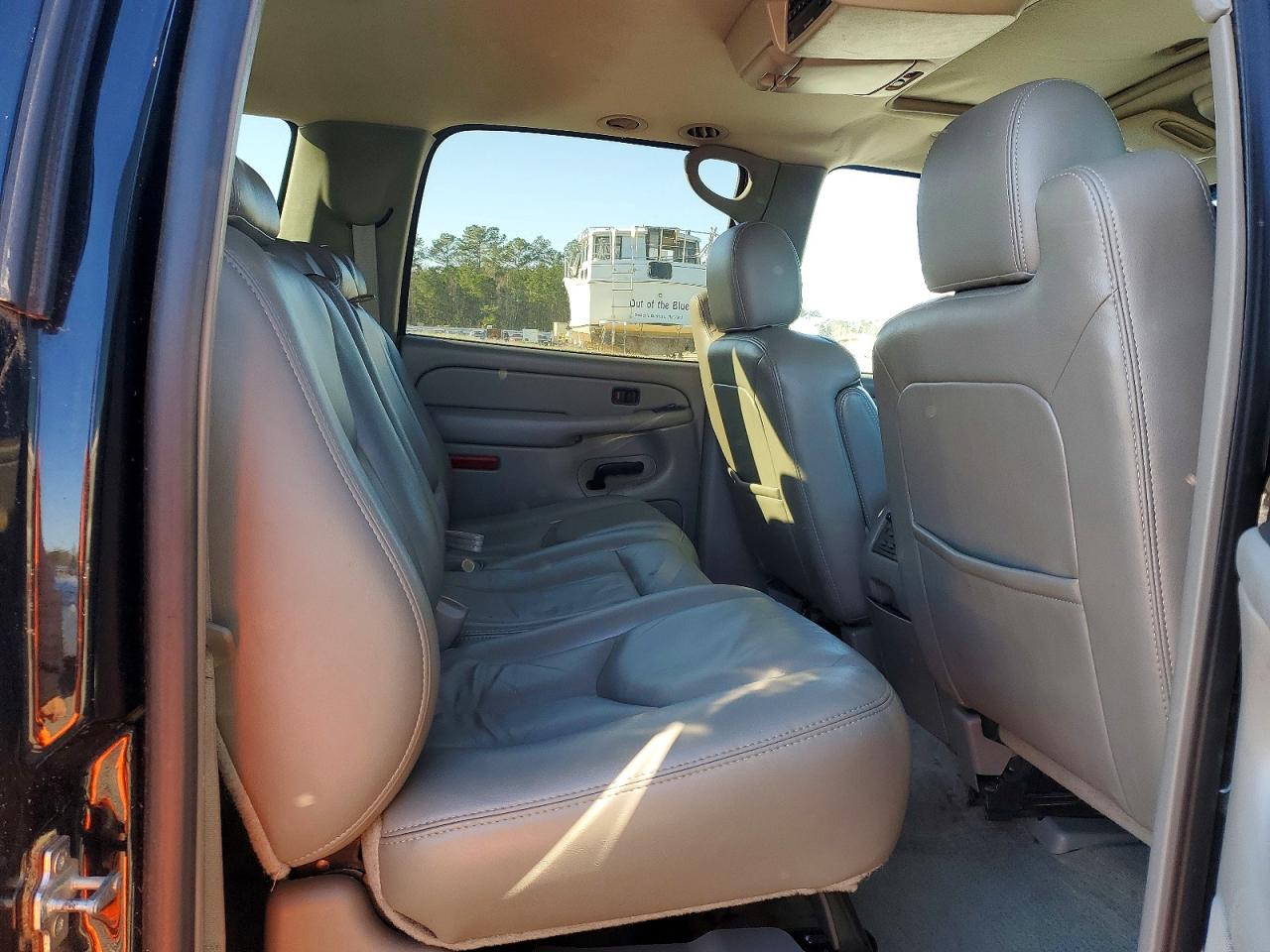 2004 CHEVROLET SUBURBAN K1500 photo 11