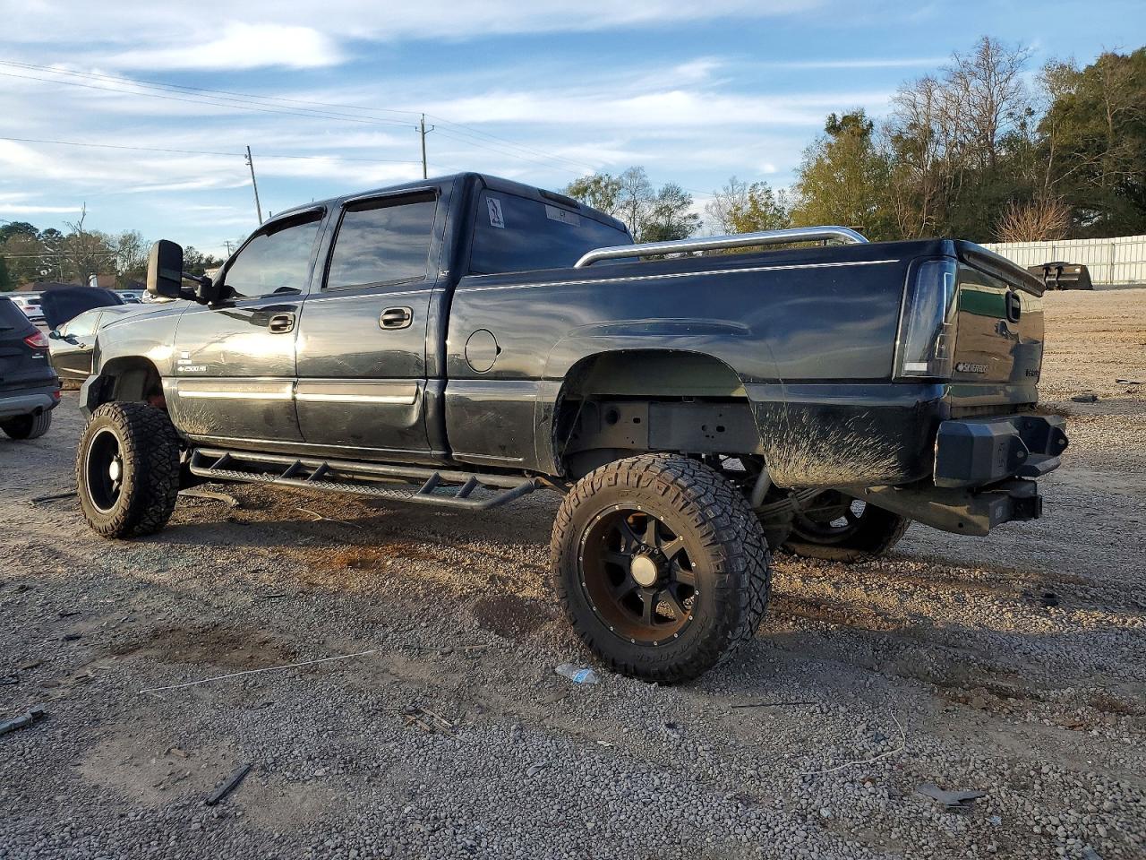 2005 CHEVROLET SILVERADO K2500 HEAVY DUTY photo 2