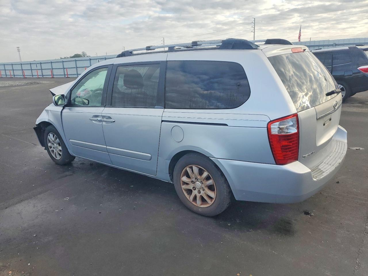 2008 KIA SEDONA EX photo 2