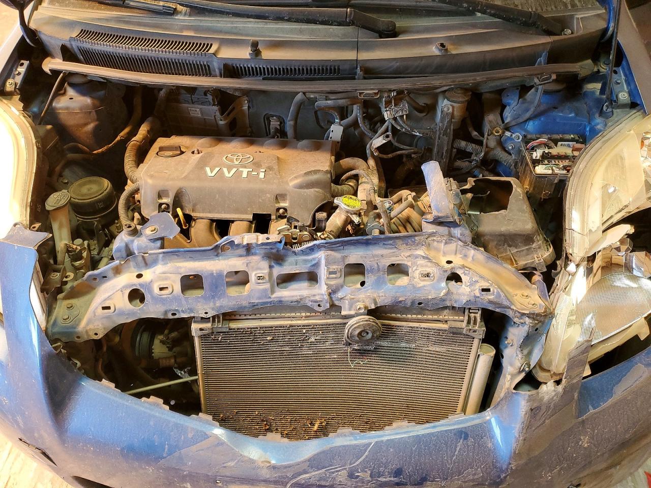 2010 TOYOTA YARIS photo 11